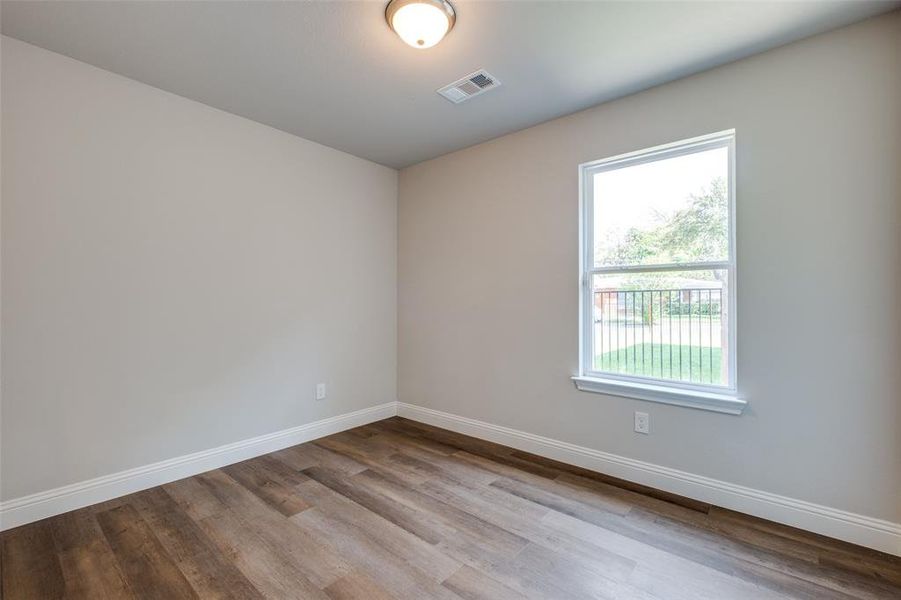 Secondary bedroom 2