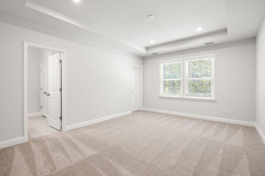 Spacious, unfurnished interior of a new home in Waterways, Richmond Hill (Image 26).