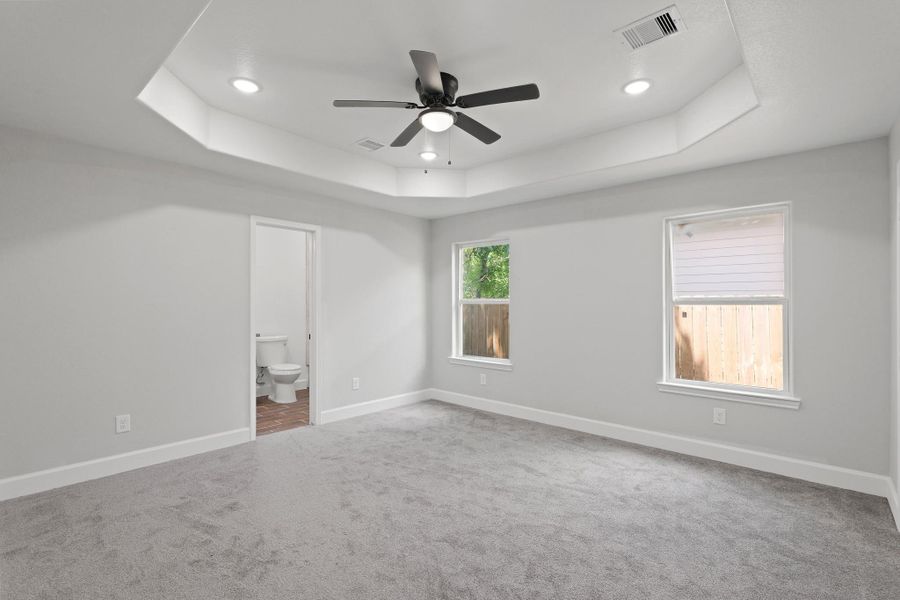 Spacious, unfurnished interior of a new home in , Houston (Image 32).