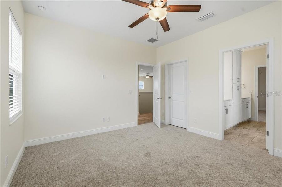 Spacious, unfurnished interior of a new home in , San Antonio (Image 44).