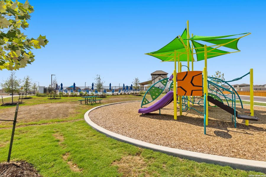 Community amenities in Cinco Lakes, San Antonio (Image 31).