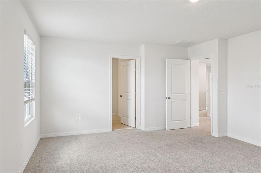 Spacious, unfurnished interior of a new home in , Davenport (Image 26).