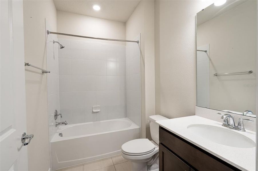 Furnished interior view inside a new home in Willow Ridge, Montverde (Image 15).