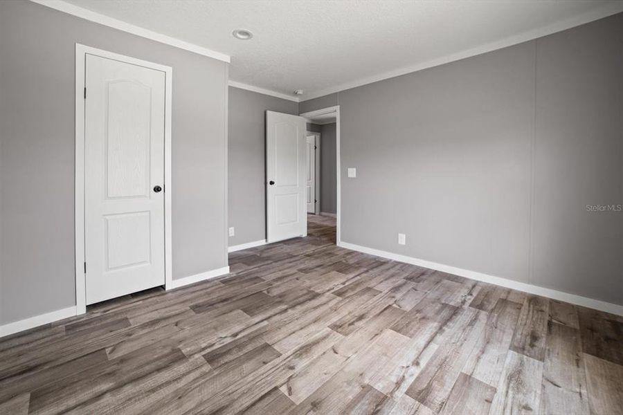 Spacious, unfurnished interior of a new home in , Okeechobee (Image 13).
