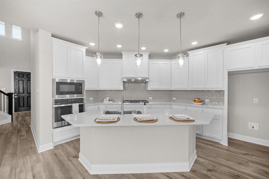 Furnished interior view inside a new home in Creekshaw – Gardens, Royse City (Image 7). Furnished interior view inside a new home in Creekshaw – Gardens, Royse City (Image 7).