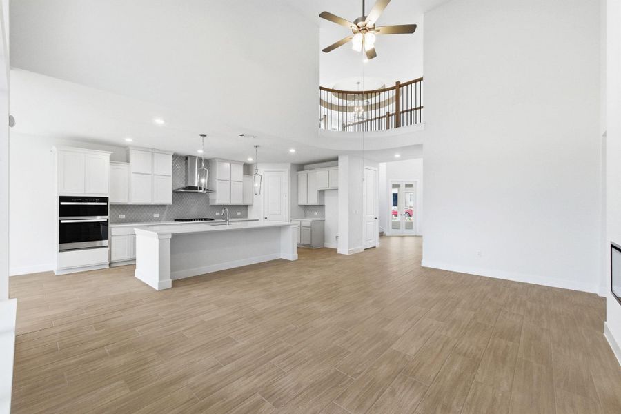 Spacious, unfurnished interior of a new home in The Colony, Bastrop (Image 27).