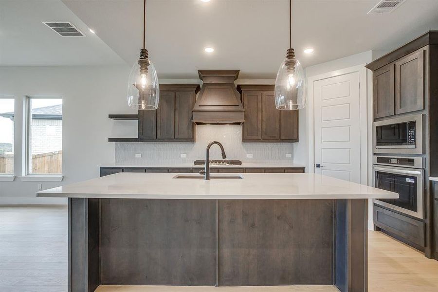 Furnished interior view inside a new home in Talon Hills, Fort Worth (Image 13). Furnished interior view inside a new home in Talon Hills, Fort Worth (Image 13).