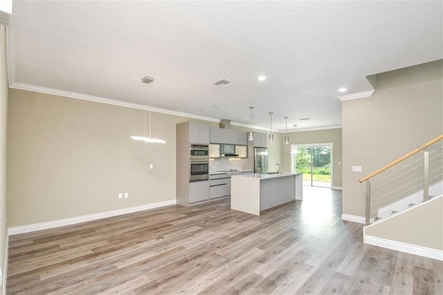 Spacious, unfurnished interior of a new home in , Davenport (Image 35).
