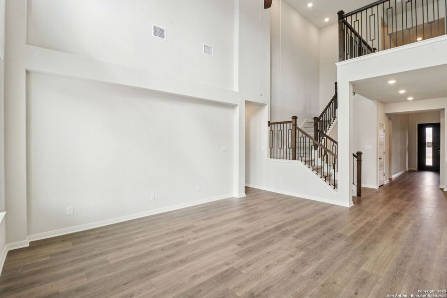 Spacious, unfurnished interior of a new home in Fox Falls, Boerne (Image 14). Spacious, unfurnished interior of a new home in Fox Falls, Boerne (Image 14).