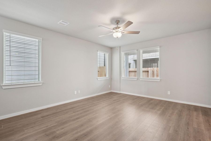 Spacious, unfurnished interior of a new home in Pinewood Trails - City Series, Atascocita (Image 19). Spacious, unfurnished interior of a new home in Pinewood Trails - City Series, Atascocita (Image 19).