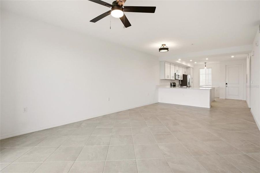 Spacious, unfurnished interior of a new home in , Punta Gorda (Image 31).