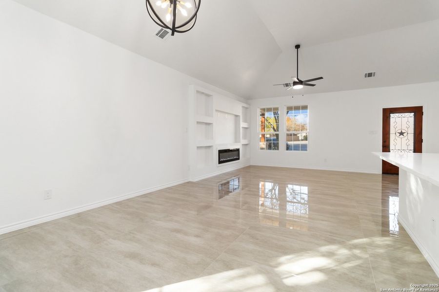 Spacious, unfurnished interior of a new home in , San Antonio (Image 20).