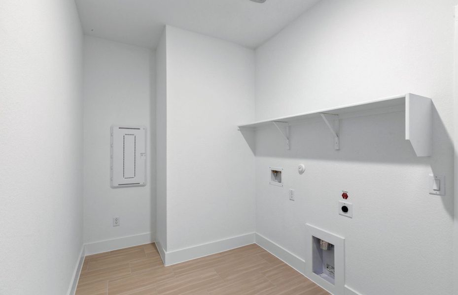 Spacious, unfurnished interior of a new home in Crosswinds, Kyle (Image 21).