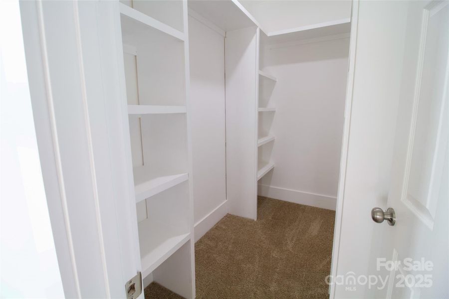 Spacious, unfurnished interior of a new home in , Kannapolis (Image 9).