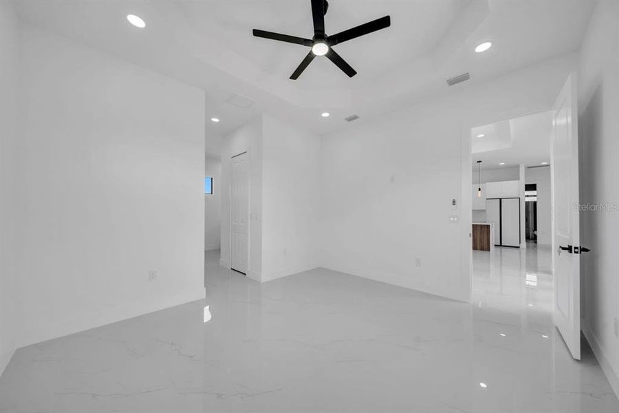 Spacious, unfurnished interior of a new home in , Lehigh Acres (Image 31).