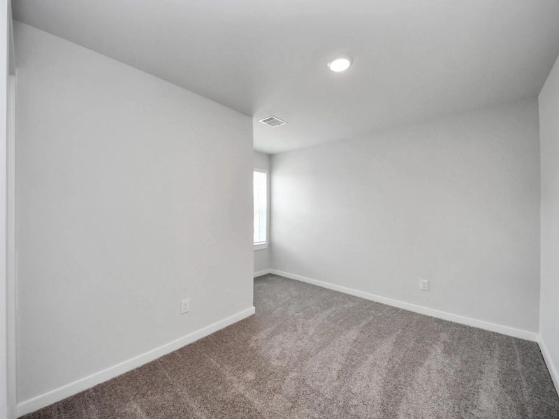 Spacious, unfurnished interior of a new home in Caney Creek Place, Conroe (Image 39).