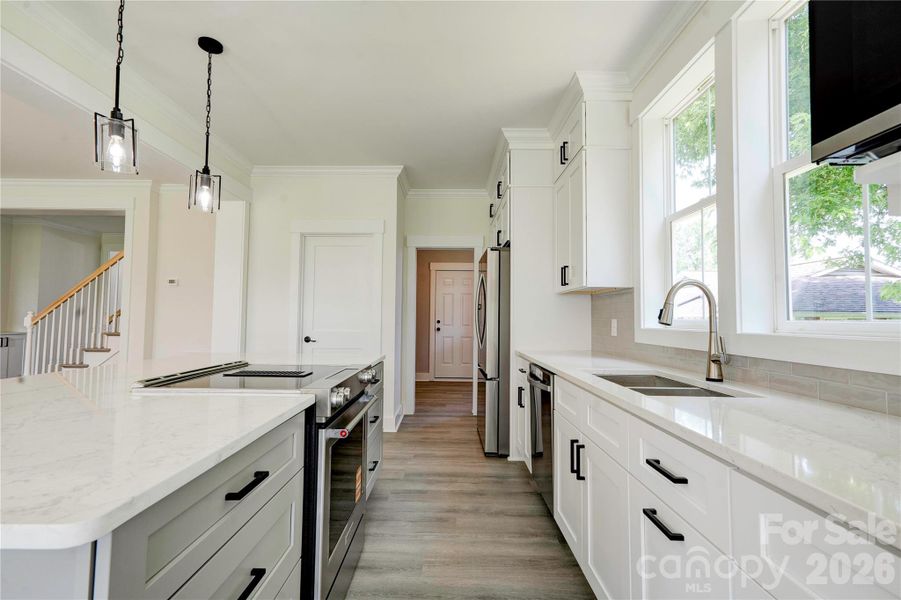 Furnished interior view inside a new home in , Kings Mountain (Image 5).