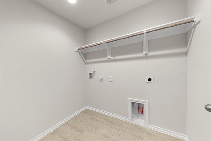 24. 3233 Timineri - Utility