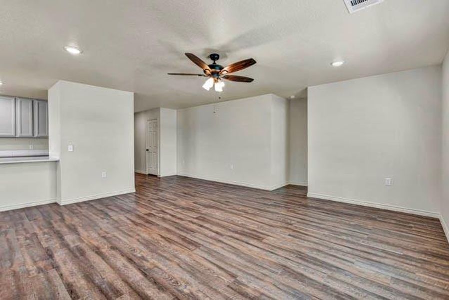 Spacious, unfurnished interior of a new home in , Fort Worth (Image 24).