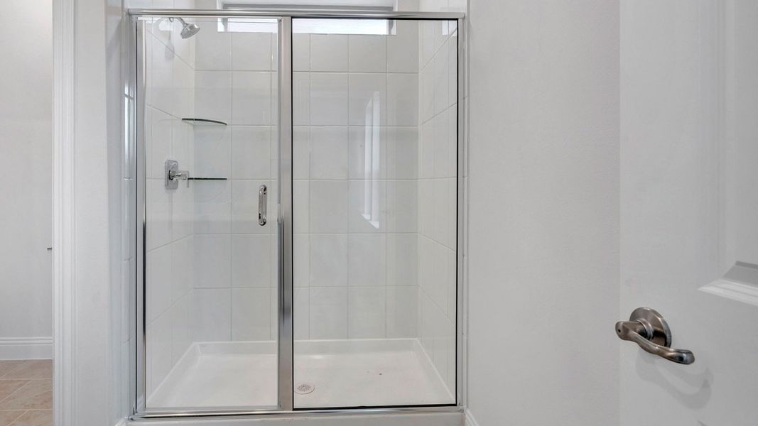 Representative interior finishes for a home built from the Derby by D.R. Horton in Mustang Square, Plano (Image 15).