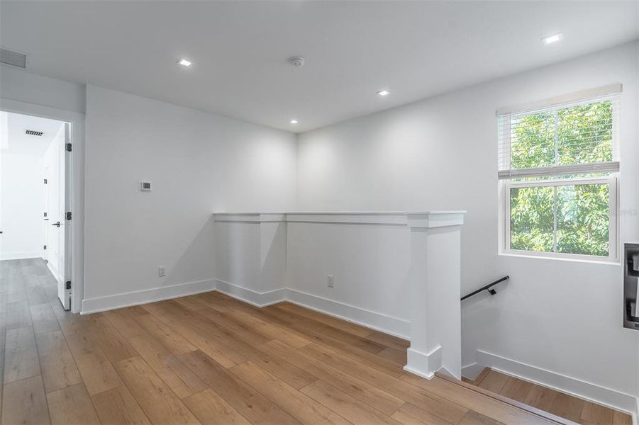 Spacious, unfurnished interior of a new home in , Orlando (Image 20).