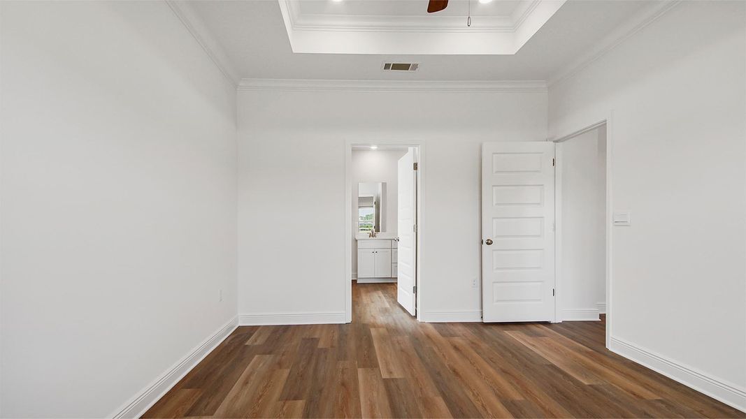 Spacious, unfurnished interior of a new home in Caballeros Estates At Hombre, Panama City Beach (Image 24).