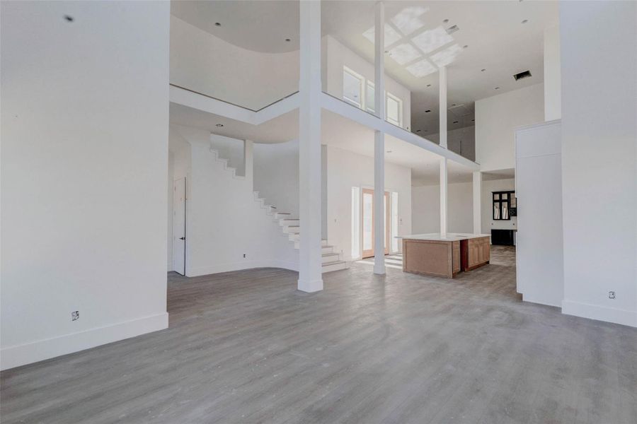 Spacious, unfurnished interior of a new home in , Spring (Image 20).