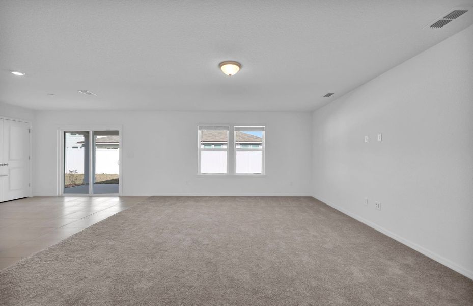 Spacious, unfurnished interior of a new home in Wells Landing, Jacksonville (Image 19).