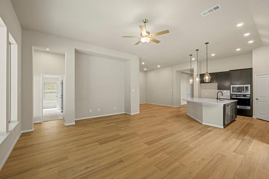 Spacious, unfurnished interior of a new home in Two Step Farm, Montgomery (Image 17). Spacious, unfurnished interior of a new home in Two Step Farm, Montgomery (Image 17).