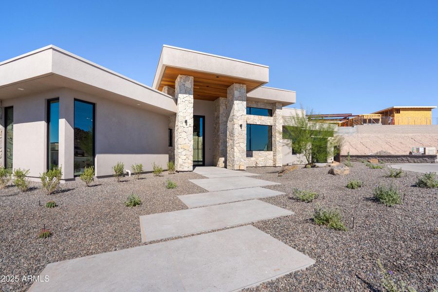 045_Exterior Entrance