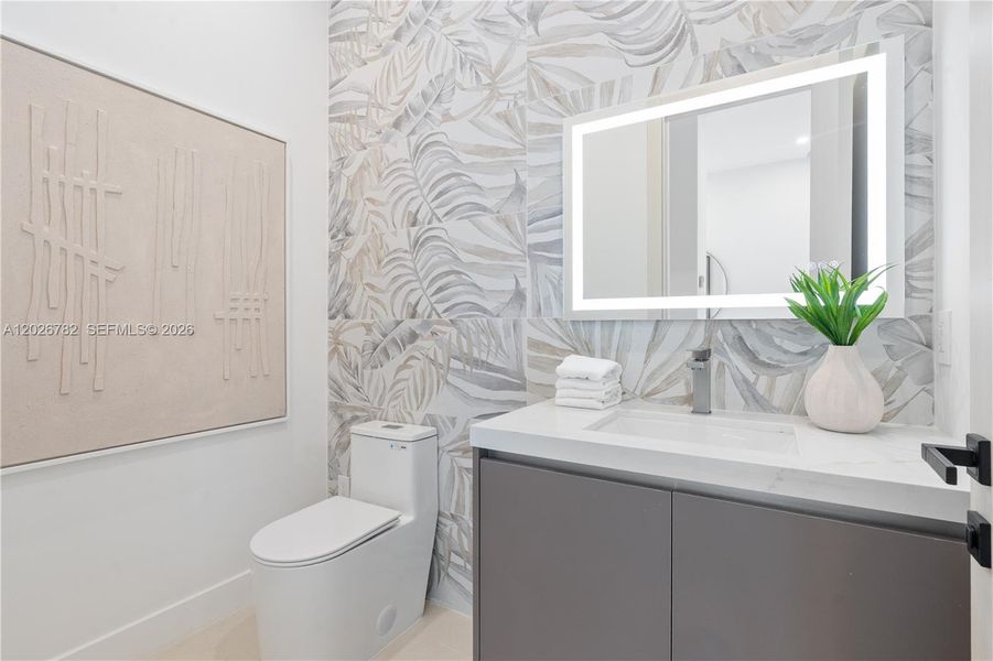 Furnished interior view inside a new home in , Fort Lauderdale (Image 9).