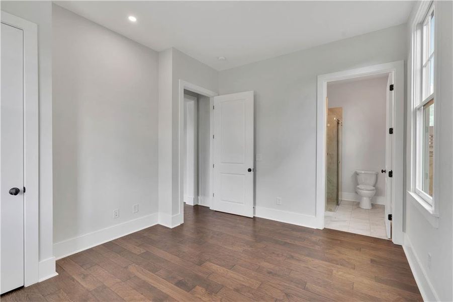 Spacious, unfurnished interior of a new home in Eastmore, Conyers (Image 21).