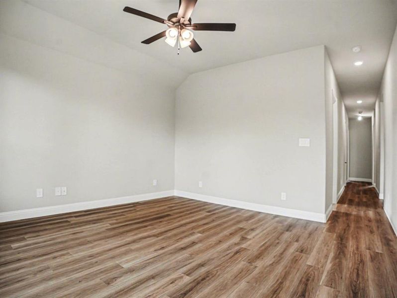 Spacious, unfurnished interior of a new home in Sagebrush Addition, Midlothian (Image 31). Spacious, unfurnished interior of a new home in Sagebrush Addition, Midlothian (Image 31).