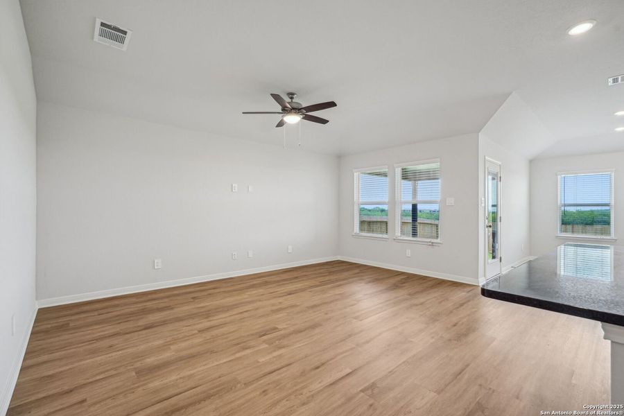 Spacious, unfurnished interior of a new home in Scenic Crest - Premier Series, Boerne (Image 20). Spacious, unfurnished interior of a new home in Scenic Crest - Premier Series, Boerne (Image 20).