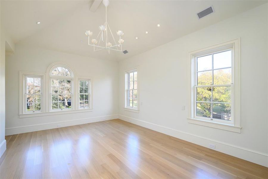 Spacious, unfurnished interior of a new home in , Highland Park (Image 24).