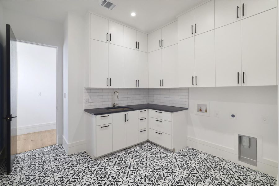 Furnished interior view inside a new home in , Austin (Image 9).