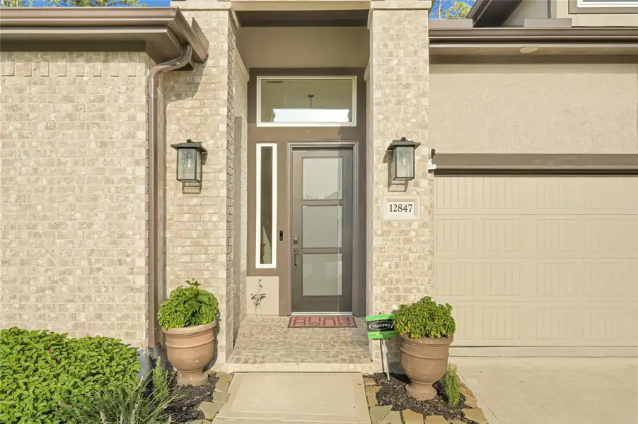 Exterior details and patio area of a home in Evergreen 40s, Conroe (Image 3). Exterior details and patio area of a home in Evergreen 40s, Conroe (Image 3).