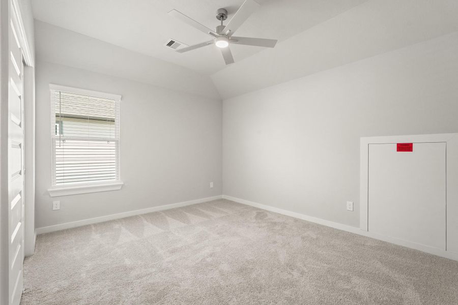 Spacious, unfurnished interior of a new home in Briarwood Crossing, Rosenberg (Image 28).