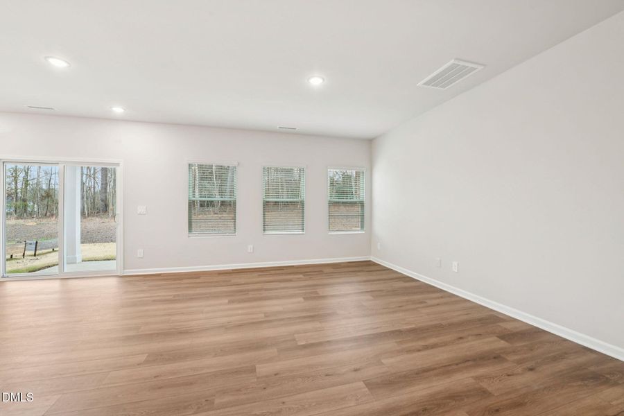 8-web-or-mls-Raleigh - Oak Manor - 121 K