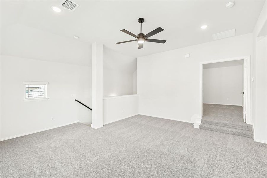 Spacious, unfurnished interior of a new home in Sunrise at Garden Valley, Waxahachie (Image 24).