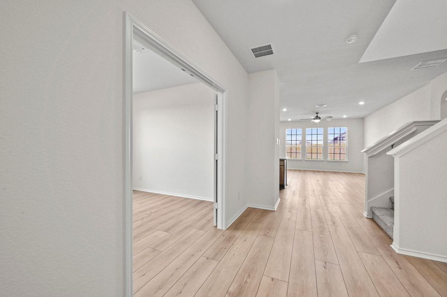 Spacious, unfurnished interior of a new home in Mustang Valley, Manor (Image 25). Spacious, unfurnished interior of a new home in Mustang Valley, Manor (Image 25).