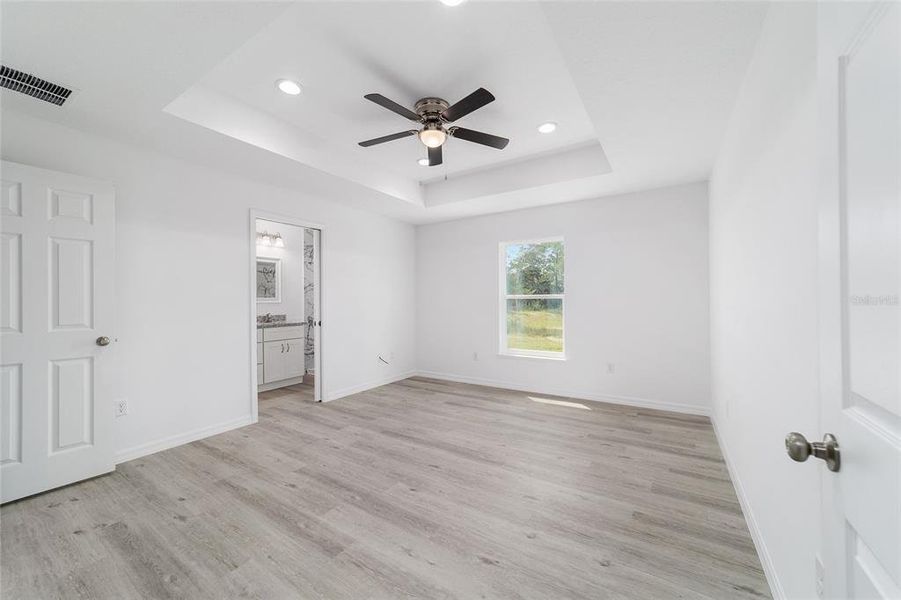 Spacious, unfurnished interior of a new home in , Silver Springs (Image 47).