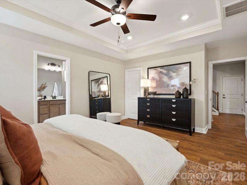 Photo is of Model and for representational purposes only