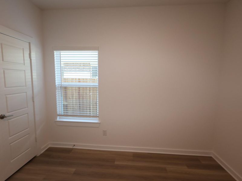 Spacious, unfurnished interior of a new home in Miller's Pond, Rosenberg (Image 15).