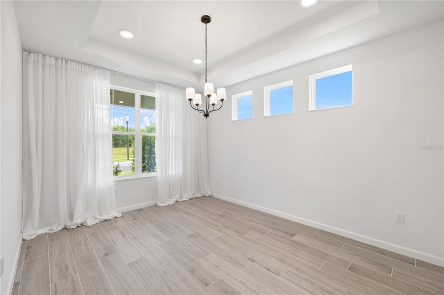 Spacious, unfurnished interior of a new home in , Winter Garden (Image 29).