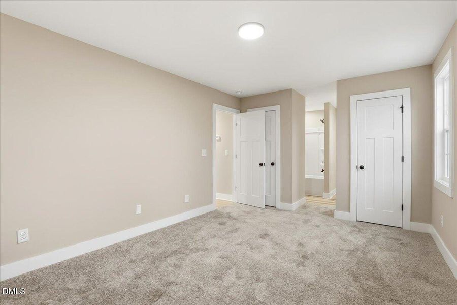 20-404 W James St-20