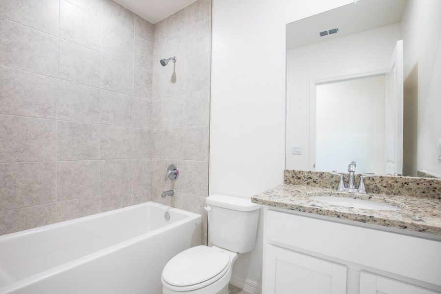 Furnished interior view inside a new home in Cape Coral, Cape Coral (Image 9).