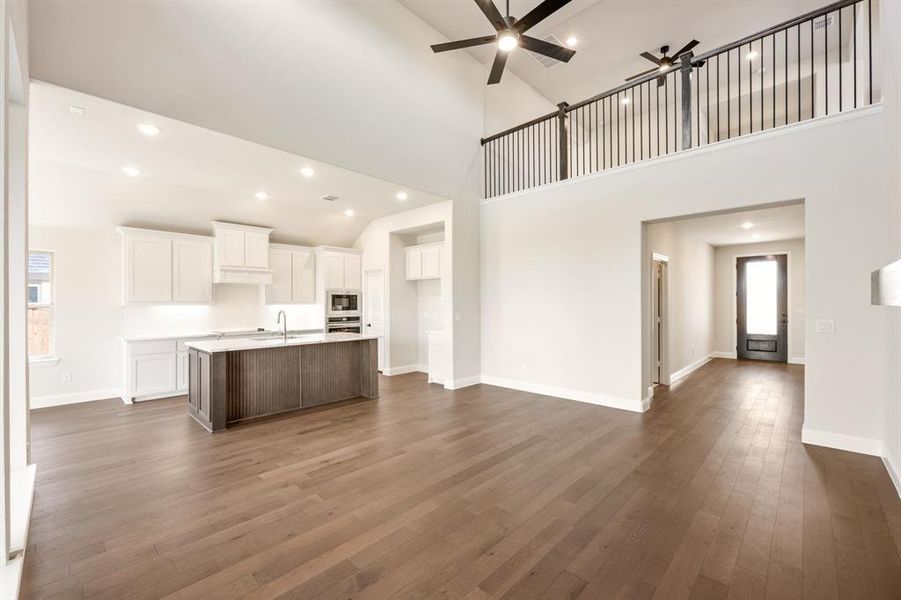 Spacious, unfurnished interior of a new home in The Retreat at North Grove 60, Waxahachie (Image 12).