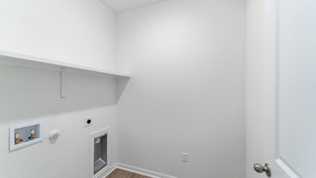 Spacious, unfurnished interior of a new home in Briarwood, Elgin (Image 14).