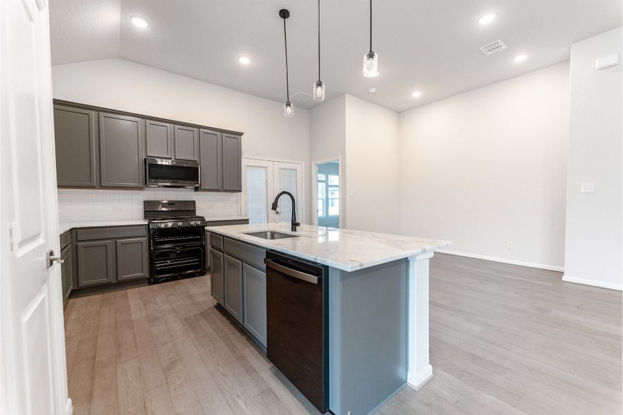 Furnished interior view inside a new home in Homestead, Schertz (Image 7).